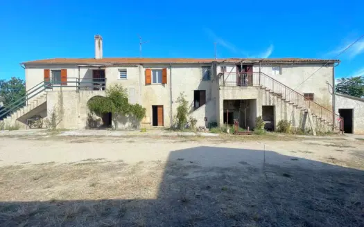 Il casolare sul lago